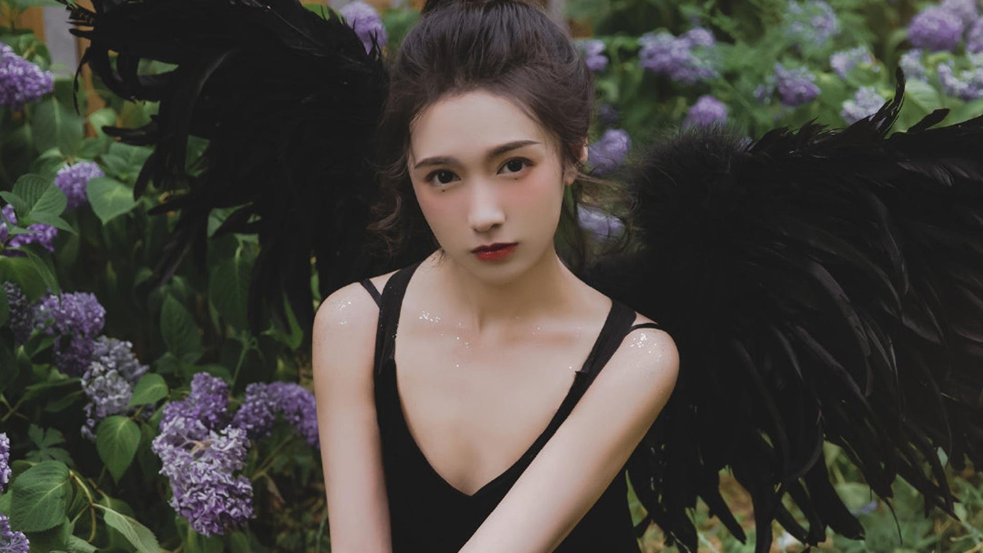 简：全黑队最具威胁的边锋之一，强大个人能力助力进攻，mf简黑