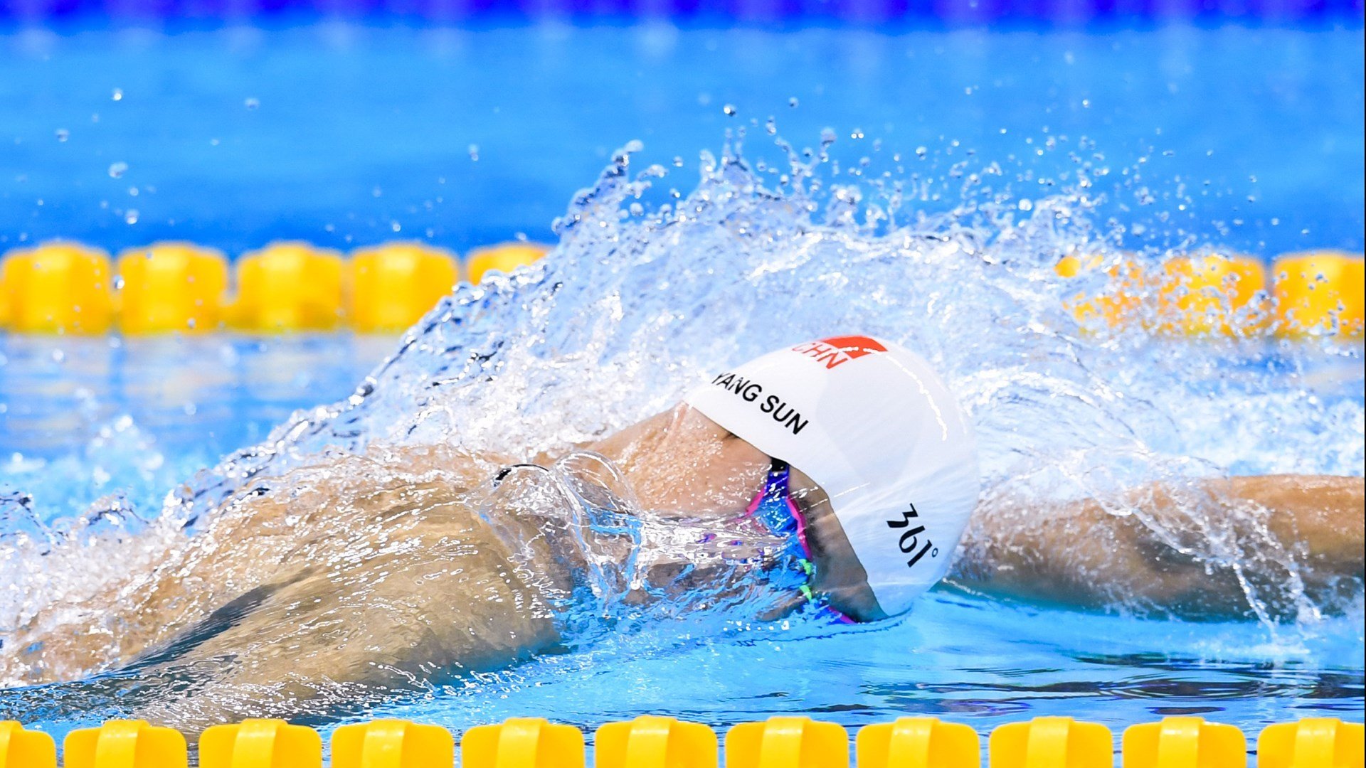 球迷“疯狂打call”背后的文化现象探讨，球迷文化什么意思