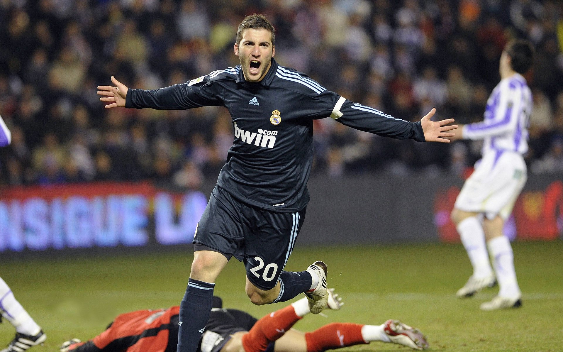 电竞选手职业形象日益多元化，电竞选手的发展